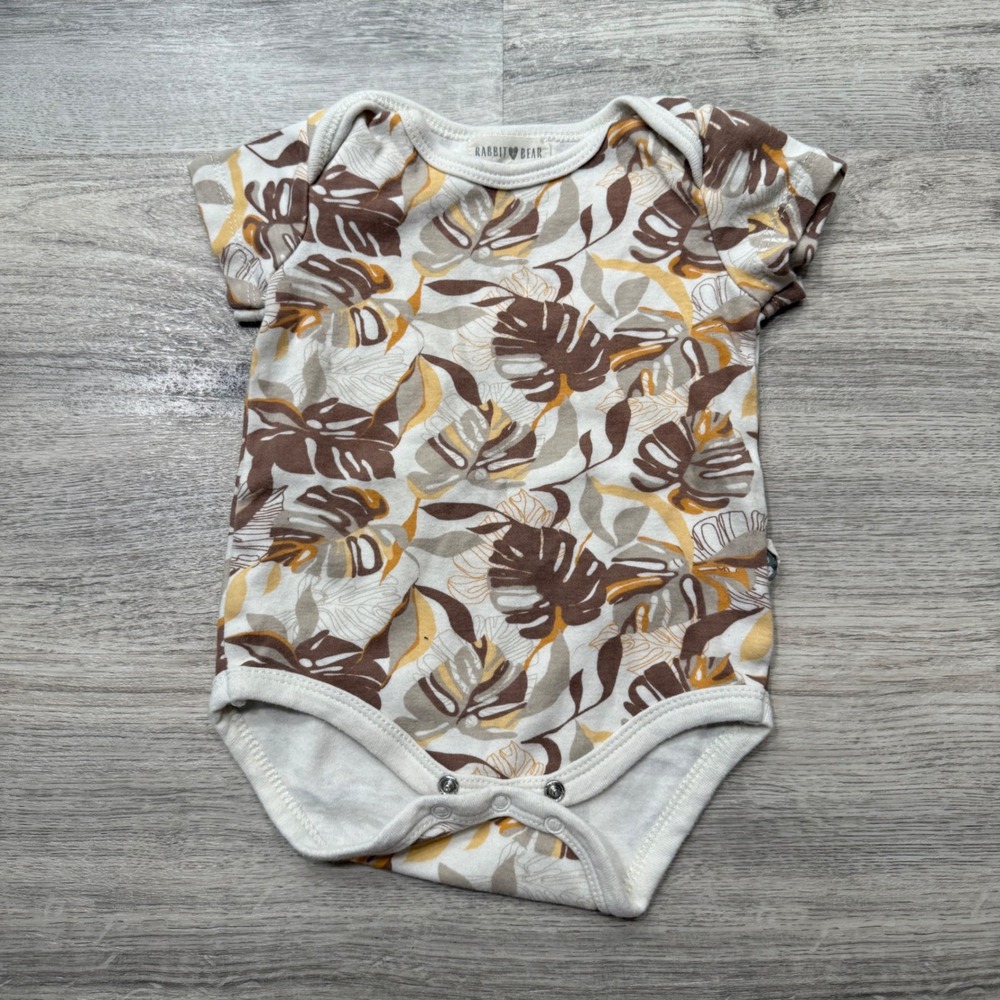Rabbit + Bear Emily and Oliver Baby Bodysuit 3-6M Tropical Monstera Leaf Brown